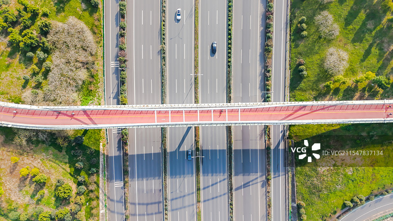 航拍环城绿道以及汽车公路图片素材