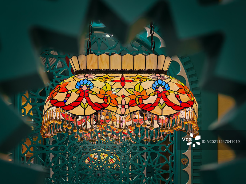 华丽的复古琉璃灯饰图片素材