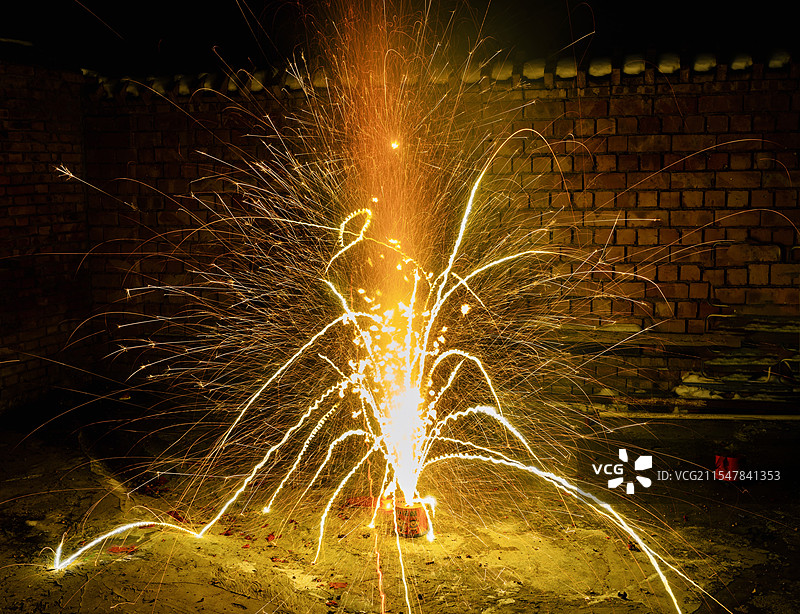 绽放的烟花图片素材