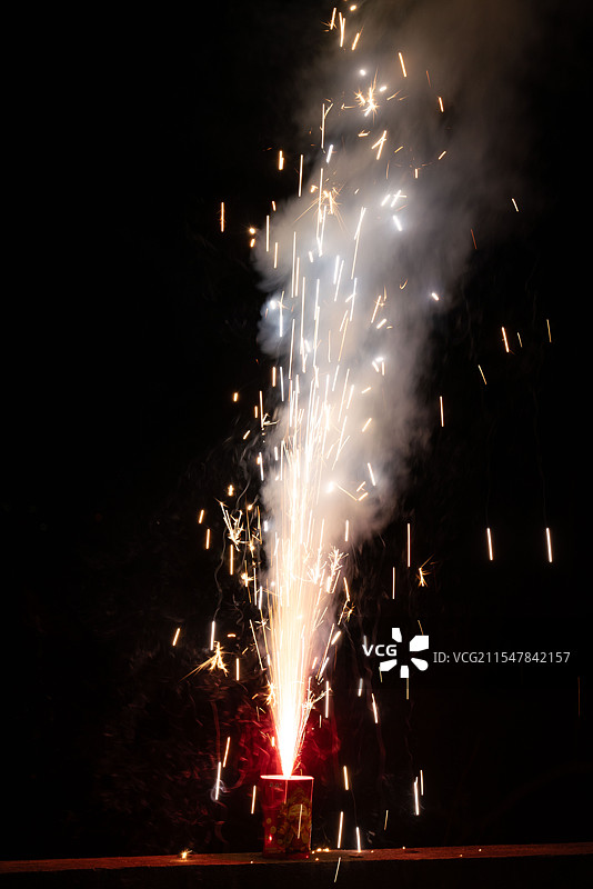 烟花绽放图片素材