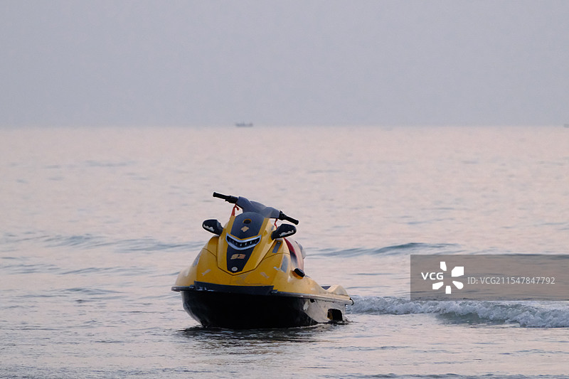 海里的摩托艇图片素材