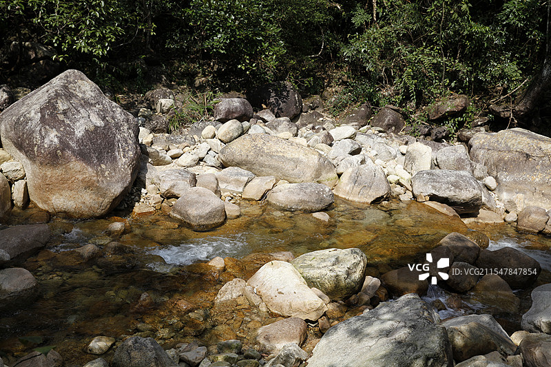 广西贺州市姑婆山小溪流图片素材