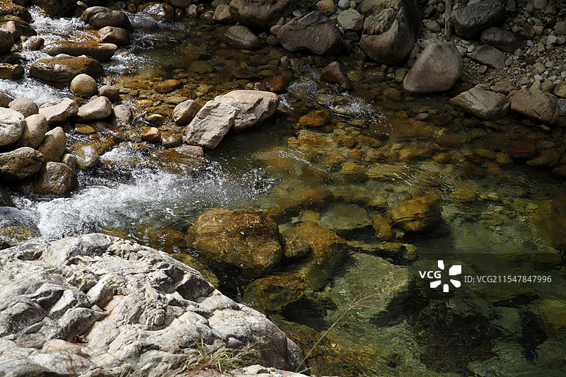广西贺州市姑婆山小溪流图片素材