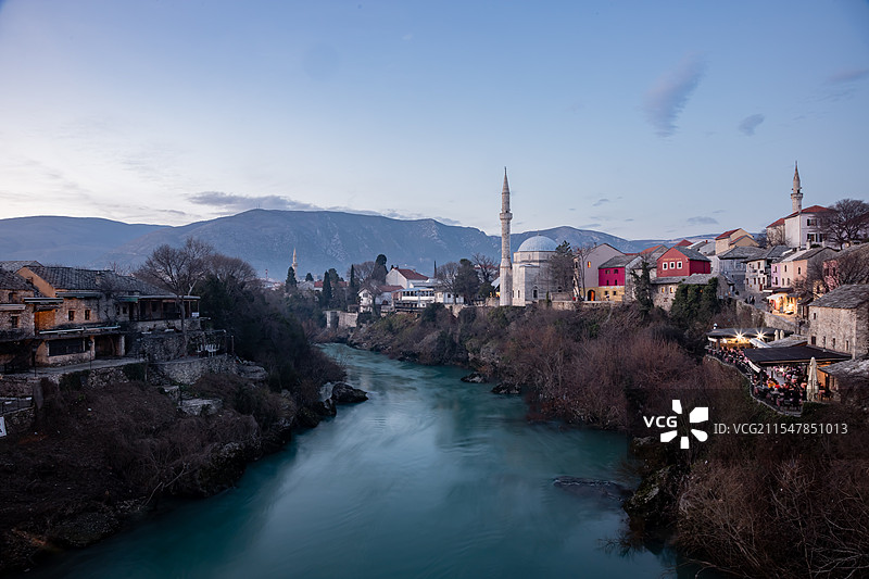 欧洲巴尔干半岛波黑莫斯塔尔古城河流建筑街道风光全景图片素材
