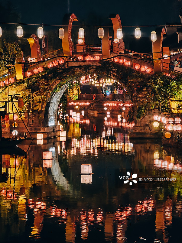 横店影视城梦幻谷无人夜景图片素材