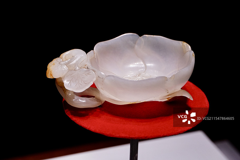 山东省博物馆白玉花形杯图片素材