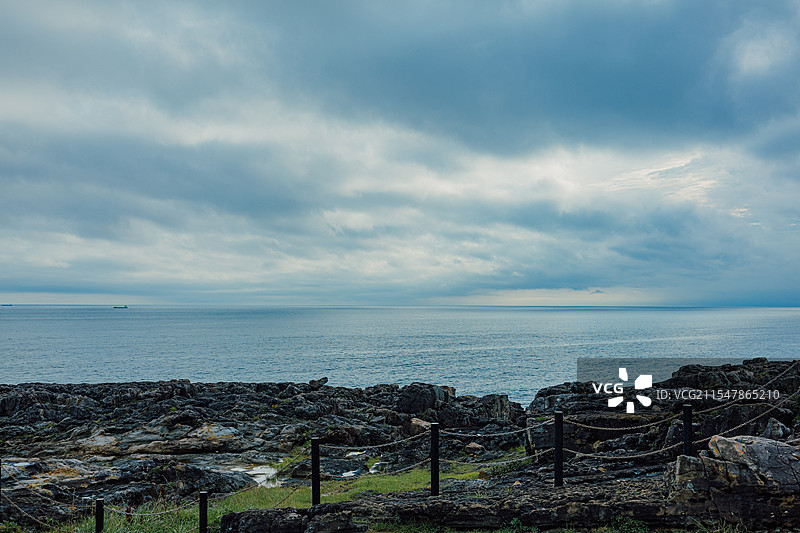 日本 和歌山县，白滨，和歌山 白浜町 太平洋 悬崖 海景 日本白浜海岸奇景——三段壁图片素材