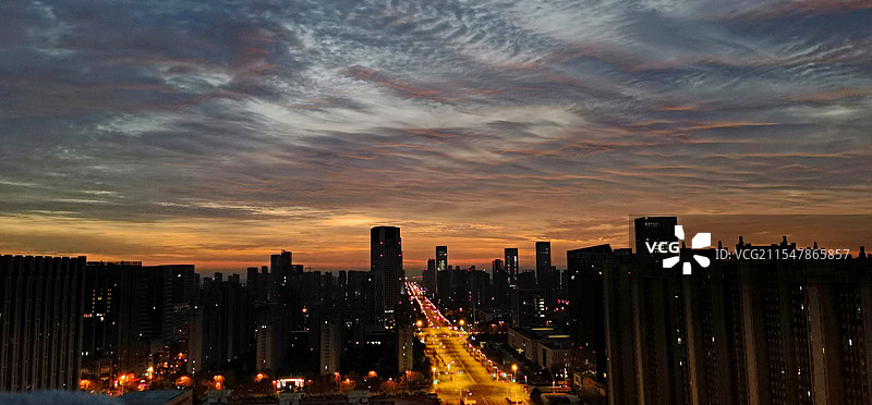 《小城风云》—— 合肥滨湖云谷路金融一条街图片素材