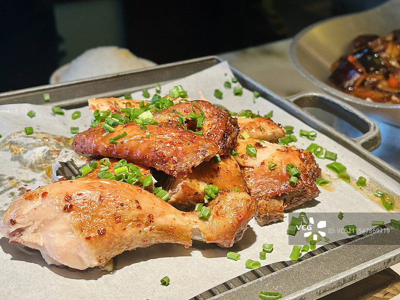 绿茶餐厅的招牌烤鸡图片素材
