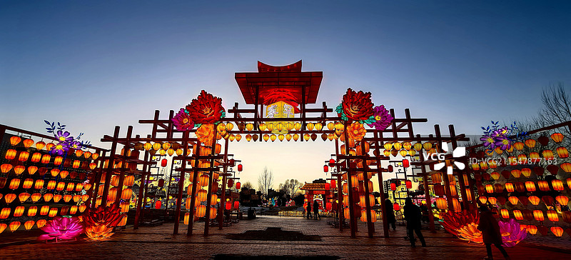 年味.春节主题内容之春节城市氛围.新年花灯景观（内蒙古呼和浩特）图片素材