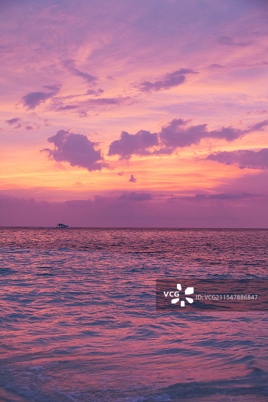 粉色的海洋晚霞图片素材