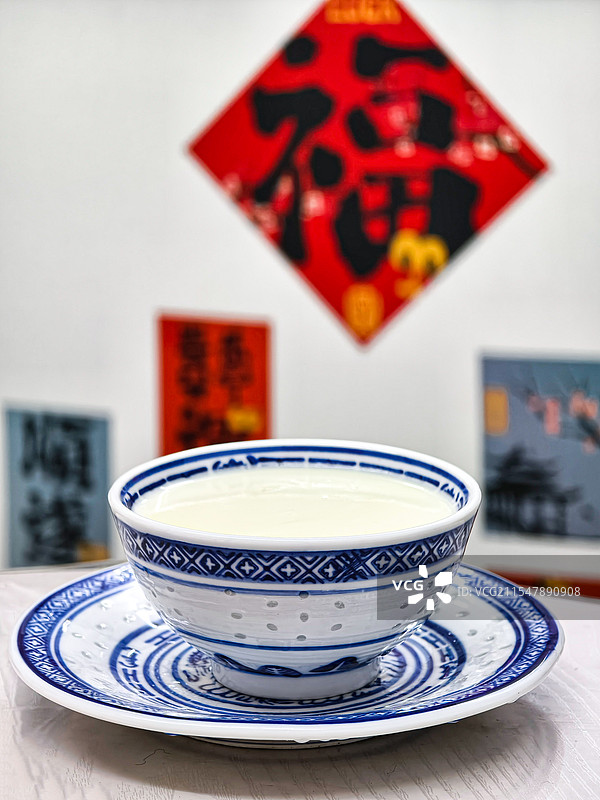 著名食品广东顺德双皮奶姜撞奶姜埋奶图片素材