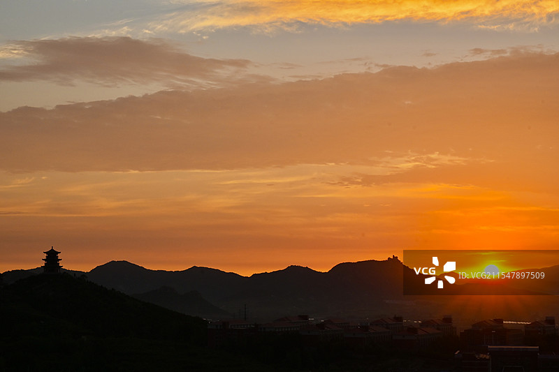 朝霞映山图片素材