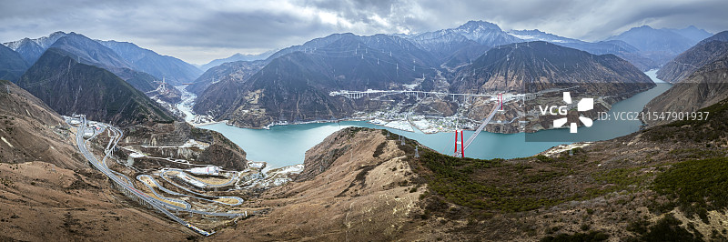 四川泸定雅叶高速公路、兴康特大桥、川渝特高压输电线路等超级工程合影图片素材