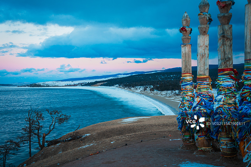 贝加尔湖的冬日图腾图片素材