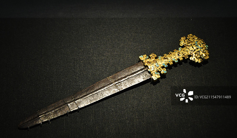 金柄铁剑时代：春秋来源：1992年渭滨区神农镇益门堡村出土收藏单位：宝鸡市考古研究所图片素材