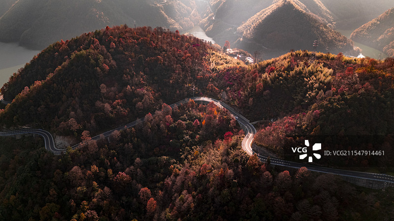宁波四明山盘山公路航拍图片素材