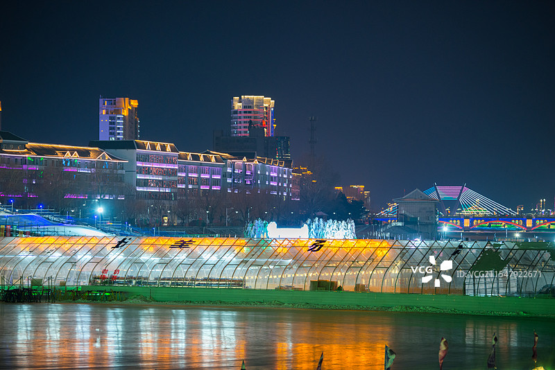延吉夜景，延大网红墙，春节烟花，延吉站图片素材