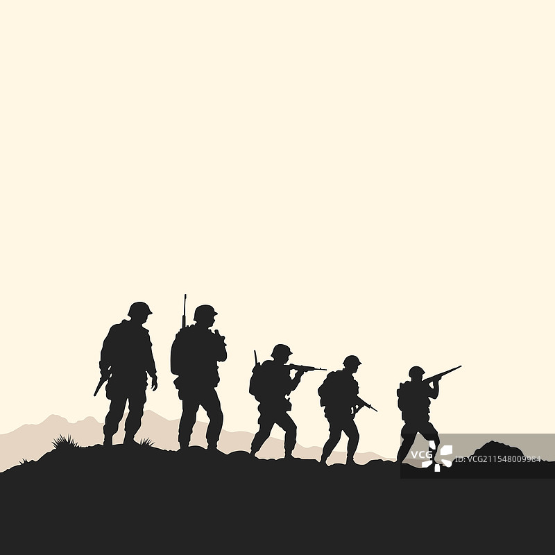 士兵在山丘上行进的剪影图片素材