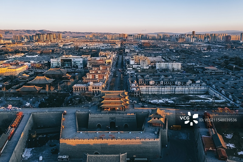 航拍清晨的大同古城图片素材