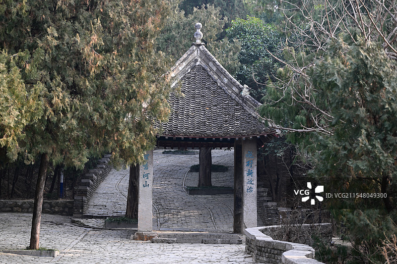 歇歇亭，大伾山风景区，河南省鹤壁市浚县图片素材