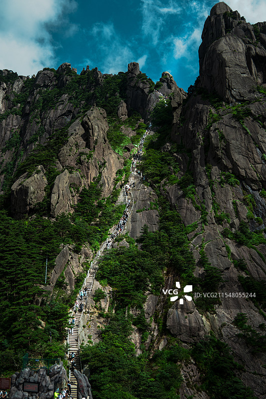 天都峰：直指天际，追寻光明图片素材