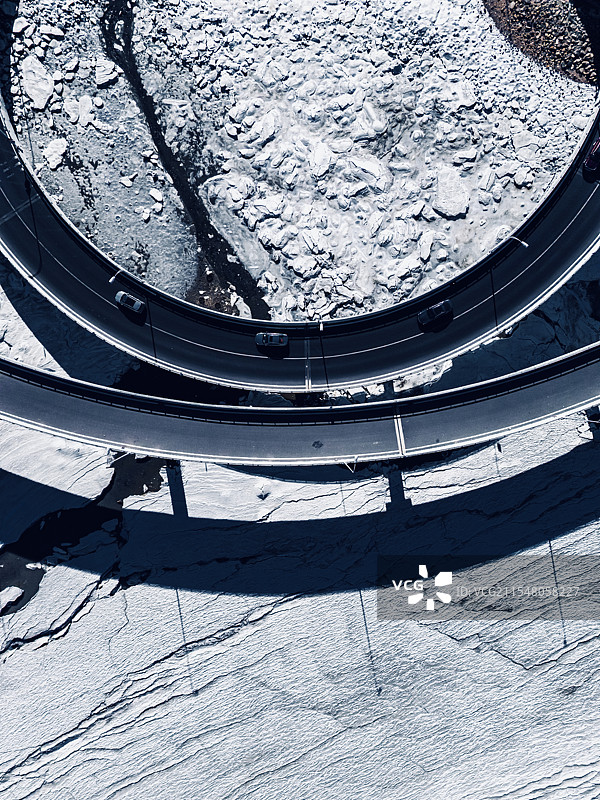 冰封之下的青岛胶州湾图片素材