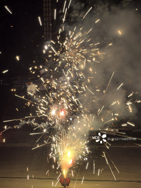 除夕夜晚的烟花图片素材