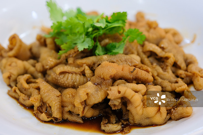 一盘凉拌凤爪特写图片素材