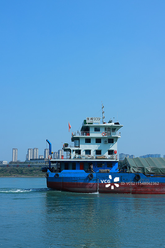 泸州江边的货船图片素材