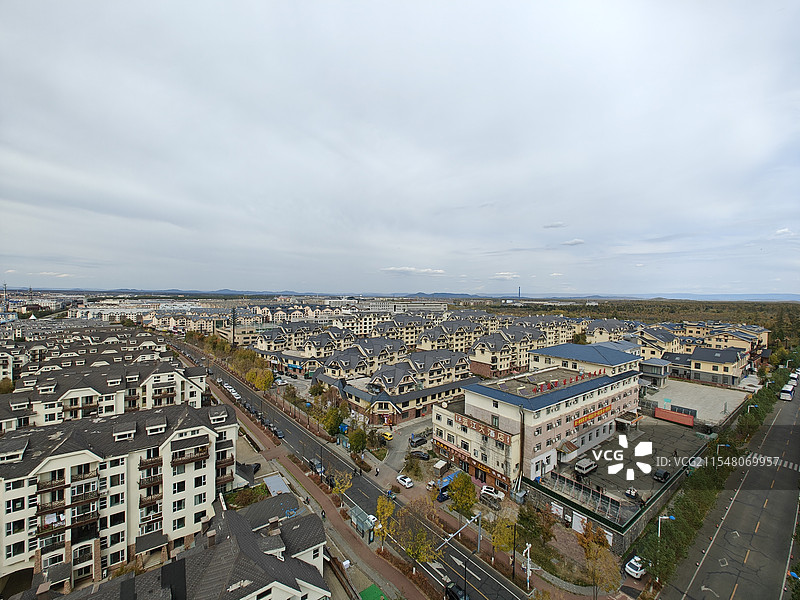 俯瞰安图县城景致，建筑道路尽收眼底图片素材