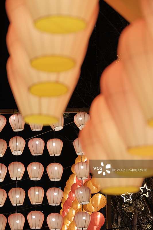 四川成都高新区著名商业街，铁像寺水街，春节氛围浓图片素材