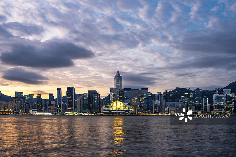九龙遥望港岛中环会展中心图片素材