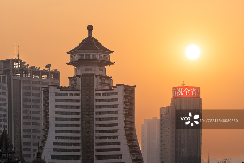贵州贵阳地标建筑-民族博物馆、民族文化宫-夕阳下的美景图片素材