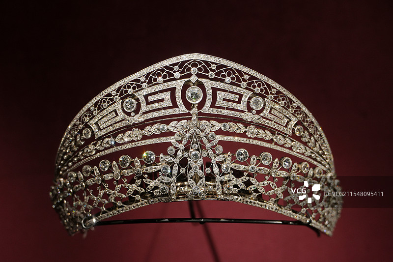 1900年西班牙希腊回纹冠冕图片素材