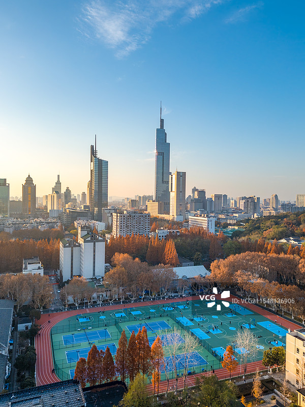 航拍东南大学紫峰城市建筑外观图片素材