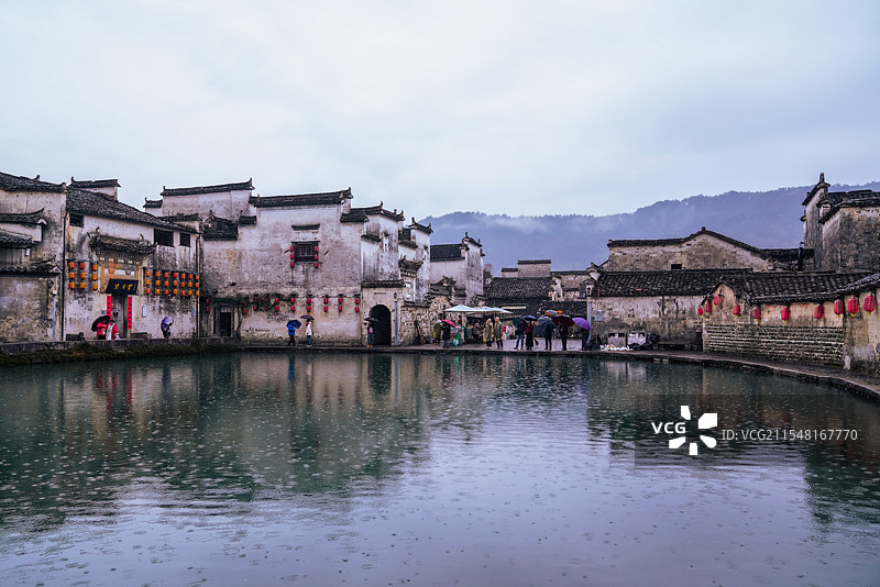 春季假期的安徽黄山宏村图片素材