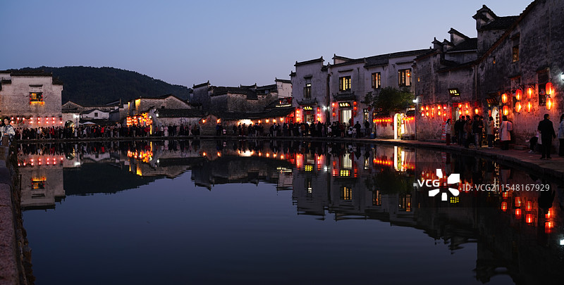 春季假期的安徽黄山宏村图片素材