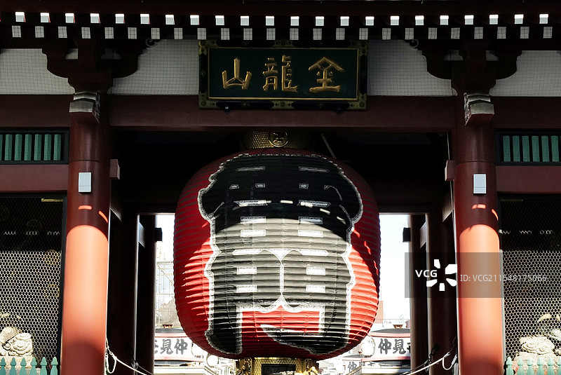 日本东京最著名最古老寺庙浅草寺其正门雷门（风雷神门）图片素材