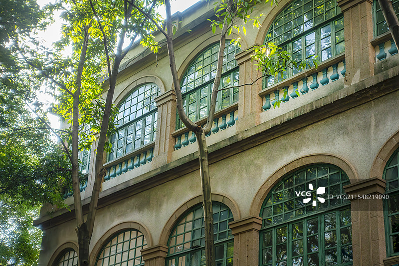 广州沙面城市建筑的低角度视角旗昌洋行旧址图片素材