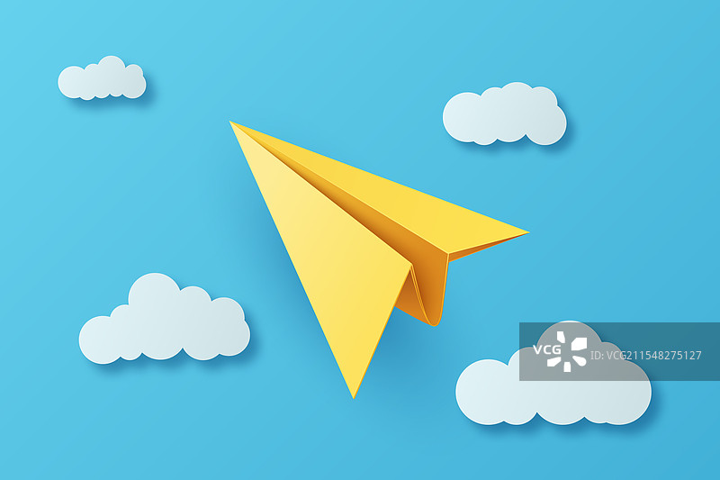 在蓝天中飞翔的逼真黄色纸飞机图片素材