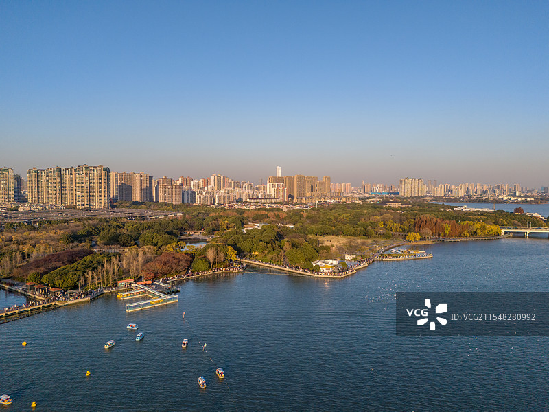 航拍江苏江南无锡蠡湖城市落日晚霞风光图片素材