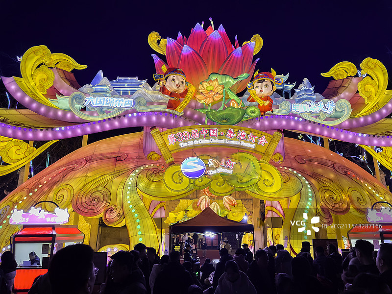 南京第39届中国秦淮灯会大门灯展图片素材