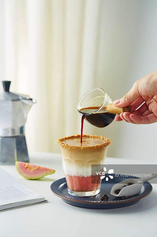 一杯创意咖啡饮 芭乐碰图片素材