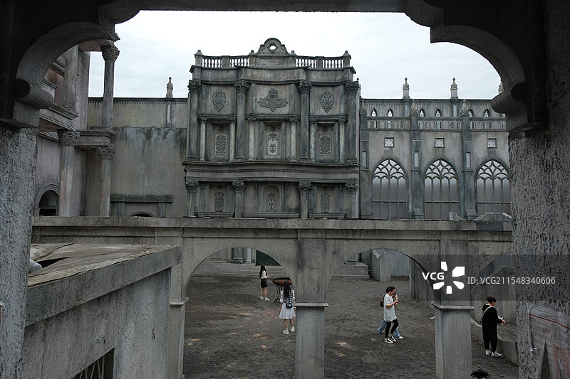 四川乐山沙湾区牛石镇，红房子艺术小镇图片素材