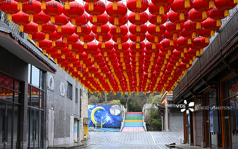 湖北恩施市土家女儿城千盏花灯过新年图片素材