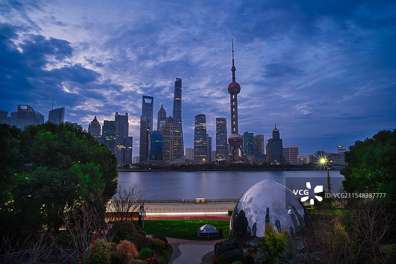 清晨魔都图片素材