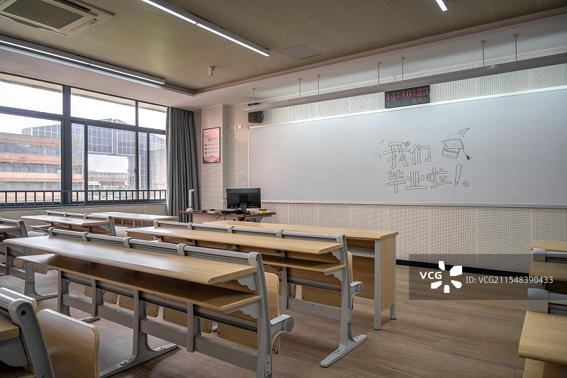 大学高中明亮的智能教室图片素材