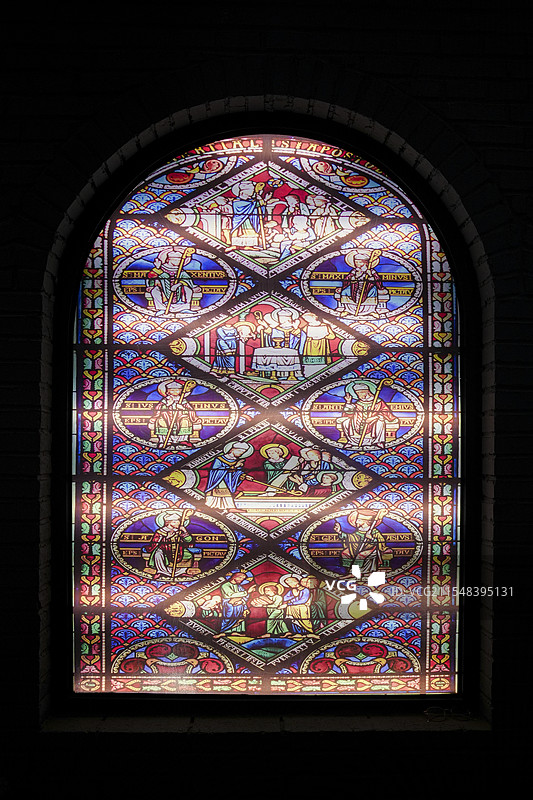 五彩斑斓的窗图片素材