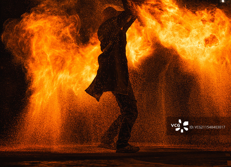 非遗火壶及火焰刀图片素材